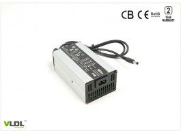 12V 4A智能充电器 12V 4A智能充电器