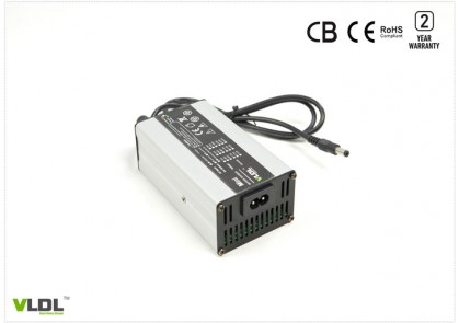 12V 4A智能充电器