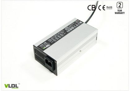 24V 7A智能充电器