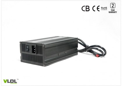 12V 30A智能充电器