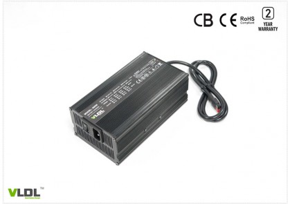 24V 18A智能充电器 24V 18A智能充电器