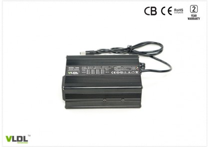 24V 2A智能充电器 24V 2A智能充电器