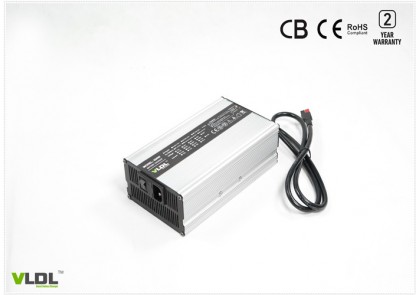 84V 5A智能充电器 84V 5A智能充电器