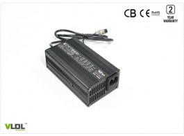 36V 5A滑板车智能充电器 36V 5A滑板车智能充电器