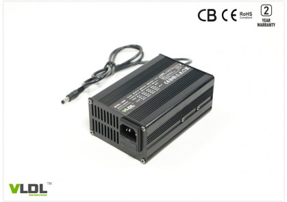 40V 2A割草机智能充电器  40V 2A割草机智能充电器